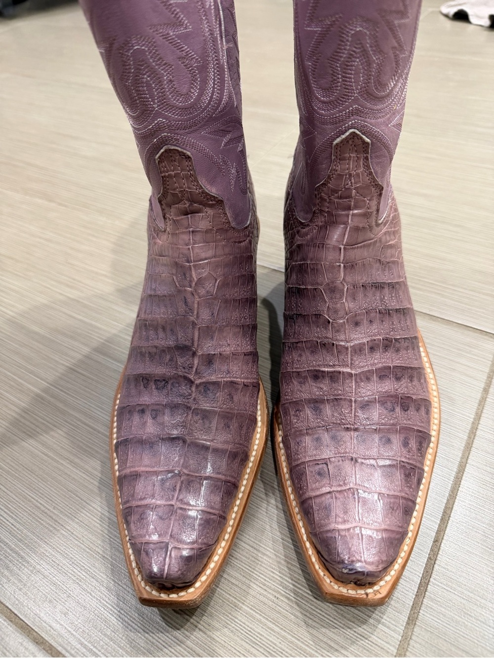 Lucchese lilac dale caiman boots. 8b. Brand new - Picture 6 of 6